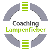 Coaching Aschaffenburg - das Bild besteht aus einem weißen und grauen Kreis, der graue Kreis wird horizontal durch einen weißen Balken durchbrochen. In diesem Symbol steht der Text Coaching Lampenfieber