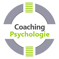 Coaching Aschaffenburg - das Bild besteht aus einem weißen und grauen Kreis, der graue Kreis wird horizontal durch einen weißen Balken durchbrochen. In diesem Symbol steht der Text Coaching Psychologie